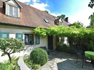 Cosy holiday home with gazebo