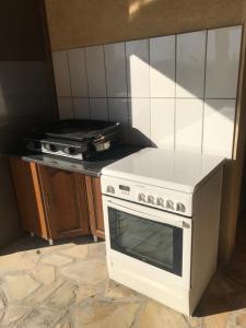 CHAMBRES DHÔTES CLIMATISÉES avec CUISINE dÉTÉ "VILLA GOUR du PEYROL"