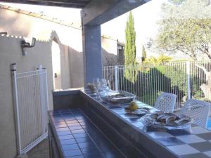 Villas Holiday villa near Narbonne Plage fenced private swimming pool and view of a lake : photos des chambres