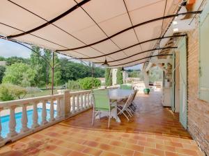 Villas Holiday home with private pool near Orange : photos des chambres