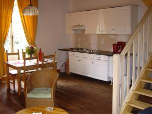 Lush cottage in Saint-Prix with Sauna