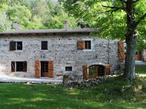 Villas Beautiful farmhouse in mountain forest setting : photos des chambres