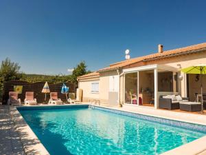 Maisons de vacances Holiday Home in Argeliers with Swimming Pool : photos des chambres