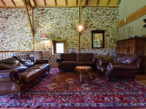 Maisons de vacances Lovely Farmhouse with Private Pool in Terrou : photos des chambres