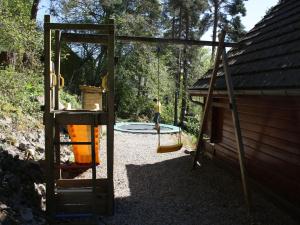 Maisons de vacances Pretty chalet in Beaulieu with private pool : photos des chambres