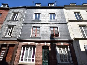 Nice Apartment in Honfleur Normandy with Balcony