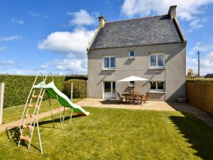 Maisons de vacances Atmospheric Breton house with garden : photos des chambres