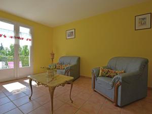 Maisons de vacances Spacious holiday home with private pool : photos des chambres