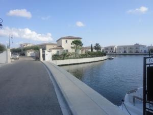 Villas Modern Villa near Sea in Aigues Mortes with Balcony Terrace : photos des chambres