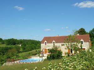 Lovely Holiday Home in Thedirac with Swimming Pool