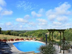 Maisons de vacances Charming holiday home with pool : photos des chambres