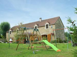 Maisons de vacances Lovely Holiday Home in Th dirac with Swimming Pool : photos des chambres