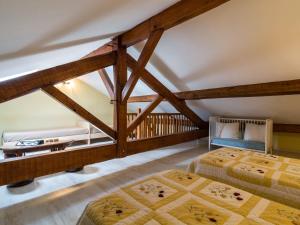 Maisons de vacances Quaint Holiday Home in Blanquefort sur Briolance with Pool : photos des chambres