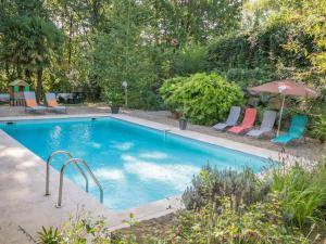 Maisons de vacances Quiet holiday home with large pool : photos des chambres