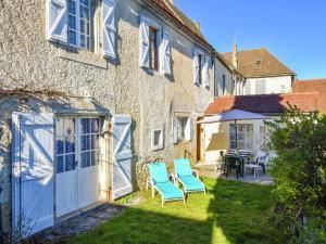 Maisons de vacances Holiday Home in Montfaucon with Fenced Garden Terrace BBQ : photos des chambres