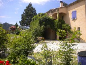 Maisons de vacances Great detached house near Die 8 km with magnificent view and beautiful garden : photos des chambres