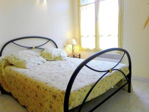 Maisons de vacances Holiday home with swimming pool : photos des chambres