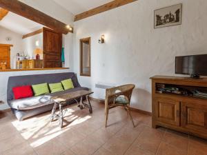 Maisons de vacances Welcoming Holiday Home in Tautavel with Balcony : photos des chambres