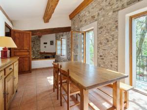 Maisons de vacances Welcoming Holiday Home in Tautavel with Balcony : photos des chambres
