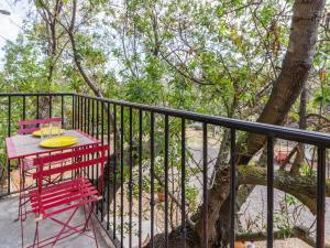 Maisons de vacances Welcoming Holiday Home in Tautavel with Balcony : photos des chambres