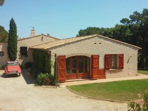 Luxury Villa in Le Plan-de-la-Tour with Swimming Pool