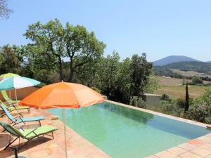 Maisons de vacances Lavish Holiday Home in Le Plan de la Tour with Swimming Pool : photos des chambres