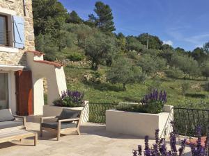 Maisons de vacances Beautiful Provencal villa with guest house and private pool panoramic view : photos des chambres