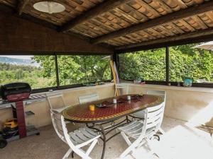 Maisons de vacances Countryside Cottage with above ground pool peaceful surroundings : photos des chambres