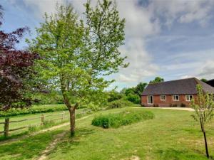 Peaceful Holiday home in Battle Kent with Parking