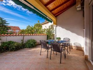 Lovely apartment in Crikvenica with roofed terrace 