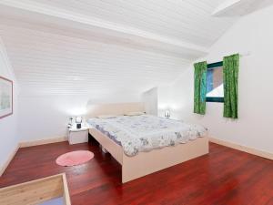 Holiday Home in Havidic Selo with Garden