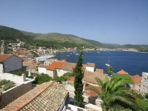 Traditional house with two apartments