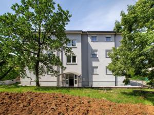 Modern Apartment in Vi kovo with Balcony