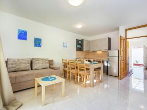 Charming home with swimming pool 