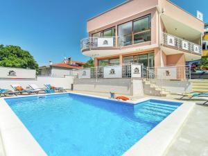 obrázek - Modern villa with private pool and bubble bath