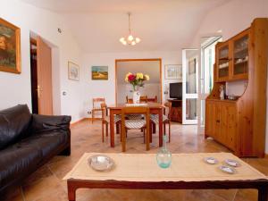 Cottage in Sesta Godano near Forest & Sea