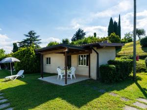 Tranquil Apartment in Lombardy with garden and pool