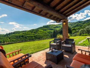 Beautiful Holiday Home near Lake in Lizzanello