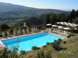 Peaceful Holiday Home in Dicomano with Swimming Pool