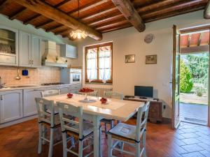 Charm farmhouse with pool