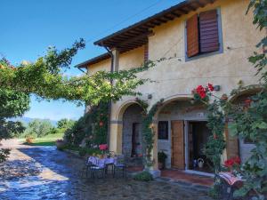 Comfortable Holiday House with swimming pool in Tuscany