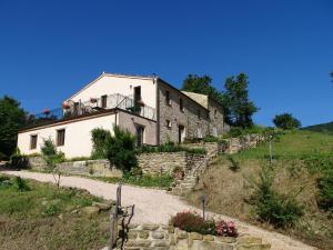 Peaceful Cottage with Private Terrace in Pergola