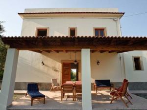 Detached villa in an excellent location only 200 meters from the sea