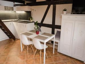 Apartment in a stylish house in the countryside 5 km from the sea