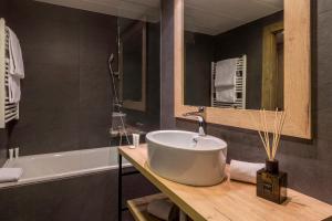 Executive Family Room room in Edelweiss Manotel