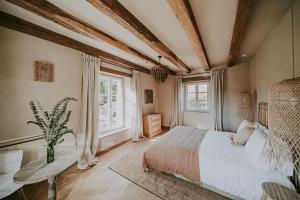 Luxury estate with 6 hectares land near hilltop town Motovun 