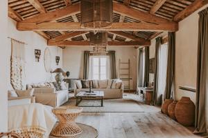 Luxury estate with 6 hectares land near hilltop town Motovun