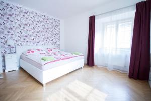 Two-Bedroom Apartment with Balcony room in Apartments Old Town Square 27