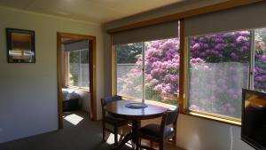 Marsden Court Apartments Now incorporating Marsden Court and Sharonlee Strahan Villas