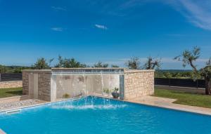 Villa Vistra, Brand New Luxury Villa with Poolbar